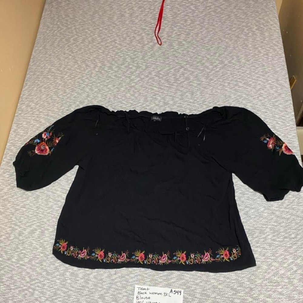 Talent women 3XL blouse in black with embroidered details. SKU-A544